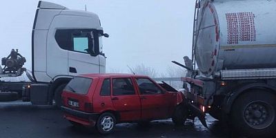 Kayseri'de Kaza Nedeniyle Trafiğe Kapanan Yolda Duramayan Yolcu Otobüsü De Kazaya Karıştı