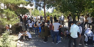 Kayseri'de 'Koronavirüs Testi' Kuyruğu