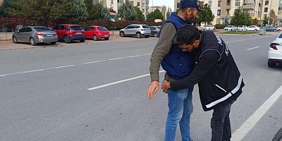 Kayseri’de Narkotik Ekipleri Okul Çevresinde 26 Şahsı Sorguladı