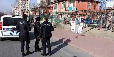 Kayseri'de Öğretmen, Komşusunu Tabanca İle Yaraladı