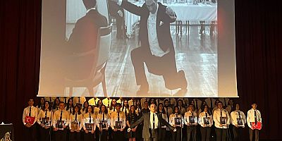 Kayseri’de Öğretmen ve Öğrencilerden Atatürk’ü Anma Programı