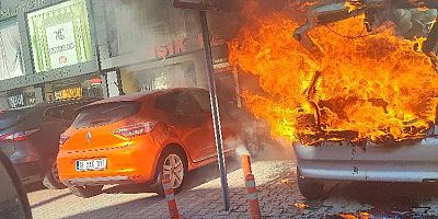 Kayseri’de Otomobil Bir Anda Alev Topuna Döndü