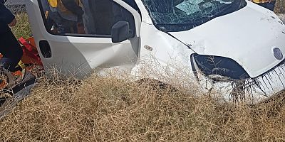 Kayseri’de Otomobil Şarampole Yuvarlandı: 2 Yaralı