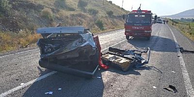 Kayseri'de otomobil ve kamyonet çarpıştı: 1 ölü, 5 yaralı