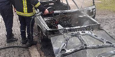 Kayseri’de Park Halindeki Otomobil Küle Döndü