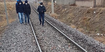 Kayseri'de Raylar Üzerinde Erkek Cesedi Bulundu
