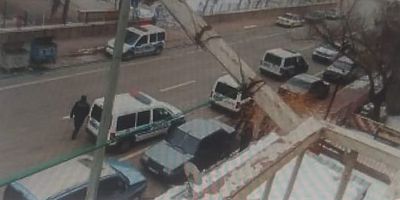 Kayseri'de Rehin Aldığı Eşini Bırakan Şüpheliyi İkna Çalışmaları Sürüyor