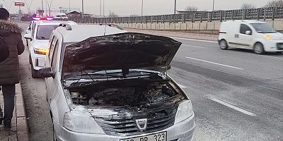 Kayseri'de Seyir Halindeki Otomobil Alev Aldı