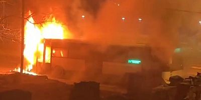 Kayseri’de Seyir Halindeyken Motoru Alev Alan Özel Halk Otobüsü Küle Döndü