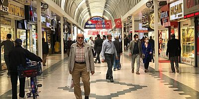  Kayseri'de sokağa çıkma yasağı öncesi alışveriş yoğunluğu