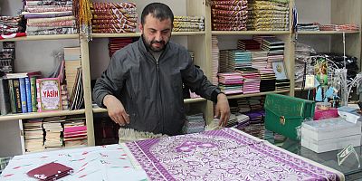 Kayseri'de Tek Kullanımlık Seccadelere Yoğun İlgi
