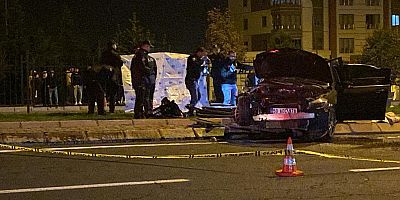 Kayseri’de TIR İle Otomobil Çarpıştı 1 Ölü 2 Yaralı