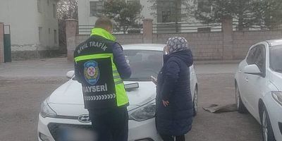 Kayseri'de Trafik Ekipleri, Kuralları İhlal Eden Sürücülere Cezayı Kesti