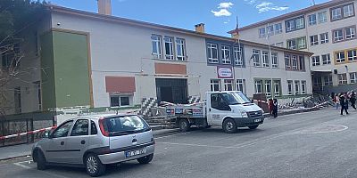 Kayseri’de Yıkım Kararı Alınan Anaokulu Tahliye Ediliyor
