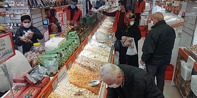 Kayseri'de Yılbaşı Kısıtlaması Öncesi 'Alışveriş' Yoğunluğu