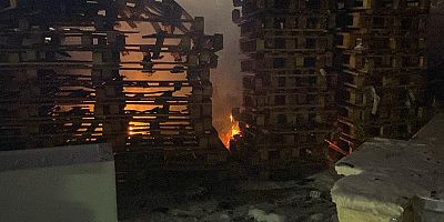 Kayseri’deki Palet Fabrikasında Yangın