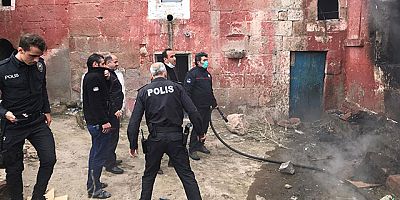 Kayseri'deki Yangında 2 Çocuk Son Anda Kurtarıldı