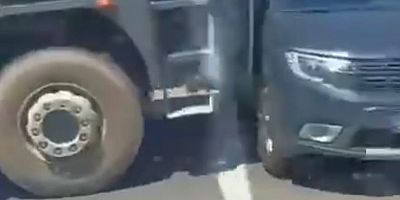 Kayseri- Malatya Yolunda Beton Mikseri İle Araç Çarpıştı