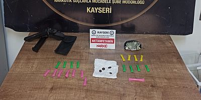 Kayseri Pipet İçine Gizlenmiş Uyuşturucu Ele Geçirildi: 2 Gözaltı