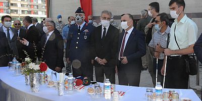 Kayseri Protokolü Sosyal Mesafeli Bayramlaştı