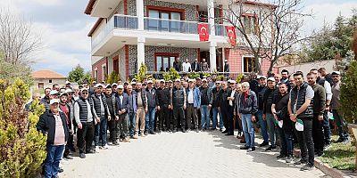 Kayseri Şeker Sahada Çiftçi İle Omuz Omuza