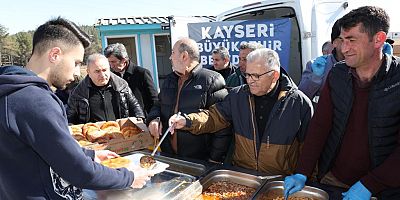 Kayseri ve Kahramanmaraş’ta İftar Sofraları Büyükşehir’den