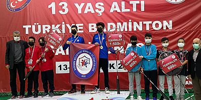 Kayserili Badmintoncular Madalyayla Döndü