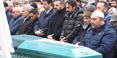 Kayserili Futbolcu İbrahim Öztürk Annesini Kaybetti