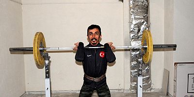 Kayserili Milli halterci Olimpiyatlara Sığınakta Hazırlanıyor