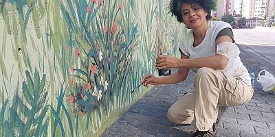 Kayserili Ressam Boş Duvarları Resimle Güzelleştiriyor