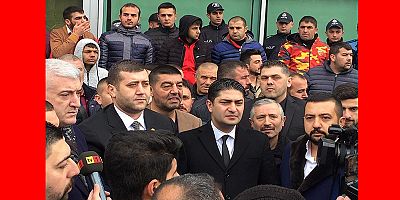 Kayserispor Kongresinde Polis  ile Taraftar Arasında Gerginlik