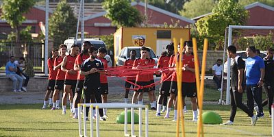 Kayserispor Teknik Direktörü Burak Yılmaz: Hayal Satmak İstemem Bu Sene Hedef Ligde Kalmak