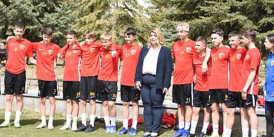 Kayserispor, Ukrayna'dan Gelen 12 Futbolcuyu Ağırlıyor