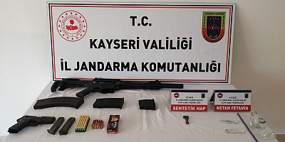 Kazaya Yapan Araçta Silah ve Uyuşturucu Ele Geçirildi