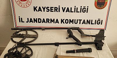 Kazı Yaparken Suçüstü Yakalandılar