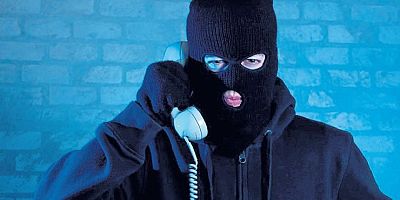 Kendilerini savcı diye tanıtıp yaşlı adamı dolandıran iki sanığa 3’er yıl hapis