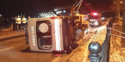 Kırşehir'de Ambulans Devrildi: 3 Yaralı