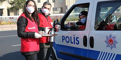 Kızılay'dan Filyasyon ve Polis Ekiplerine Kek ve Çay İkramı