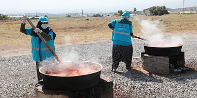 Kocasinan Belediyesi Kendi Salçasını Üretti