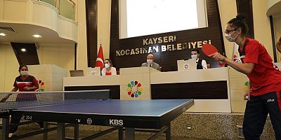 Kocasinan Meclisi’nde Masa Tenisi Şovu