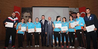 Kocasinanlı Sporculara Ödül Yağmuru