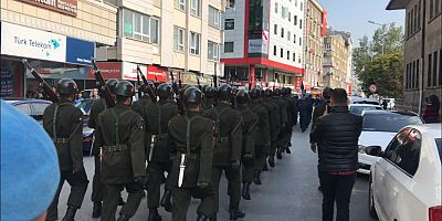 Komandolar Yeri Göğü İnletti
