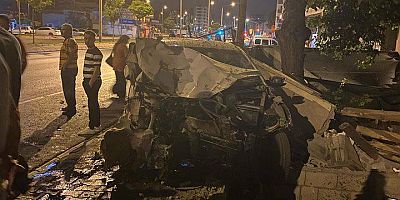 Kontrolü Kaybeden Araç Duvara Çarptı