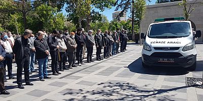 Koronavirüs Tedavisi Gören Akademisyen Kurtarılamadı