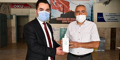 KTB’den İhtiyaç Sahibi Okullara Maske Ve Dezenfektan Yardımı
