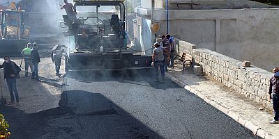 Kuruköprü’de Doğalgaz Sonrası Asfalt Çalışması