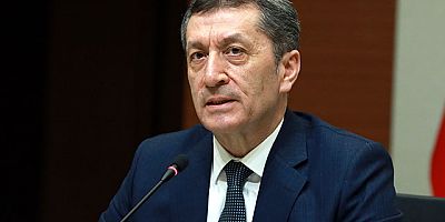 LGS'de Benzer Soru İddiasına Bakan Selçuk’tan Açıklama