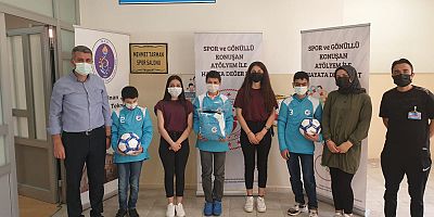 Liseliler Görme Engelli Öğrencilerle “Goalball Turnuvası” Yaptılar