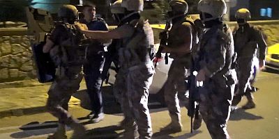 Madde Bağımlısı Genç Kendisini ve Kız Arkadaşını Eve Kilitledi!