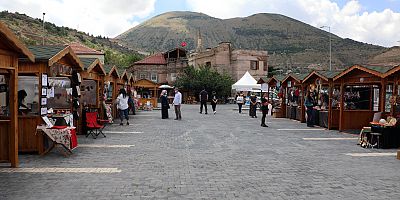 Maharetli Eller Bu Pazar Görücüde